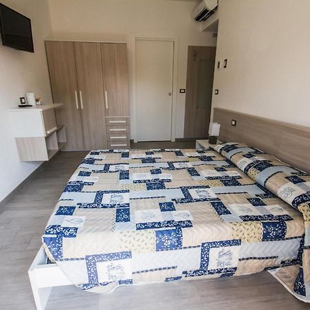 Albergo Aduepassi & Servizio Bike Shuttle Finale Ligure Exteriör bild