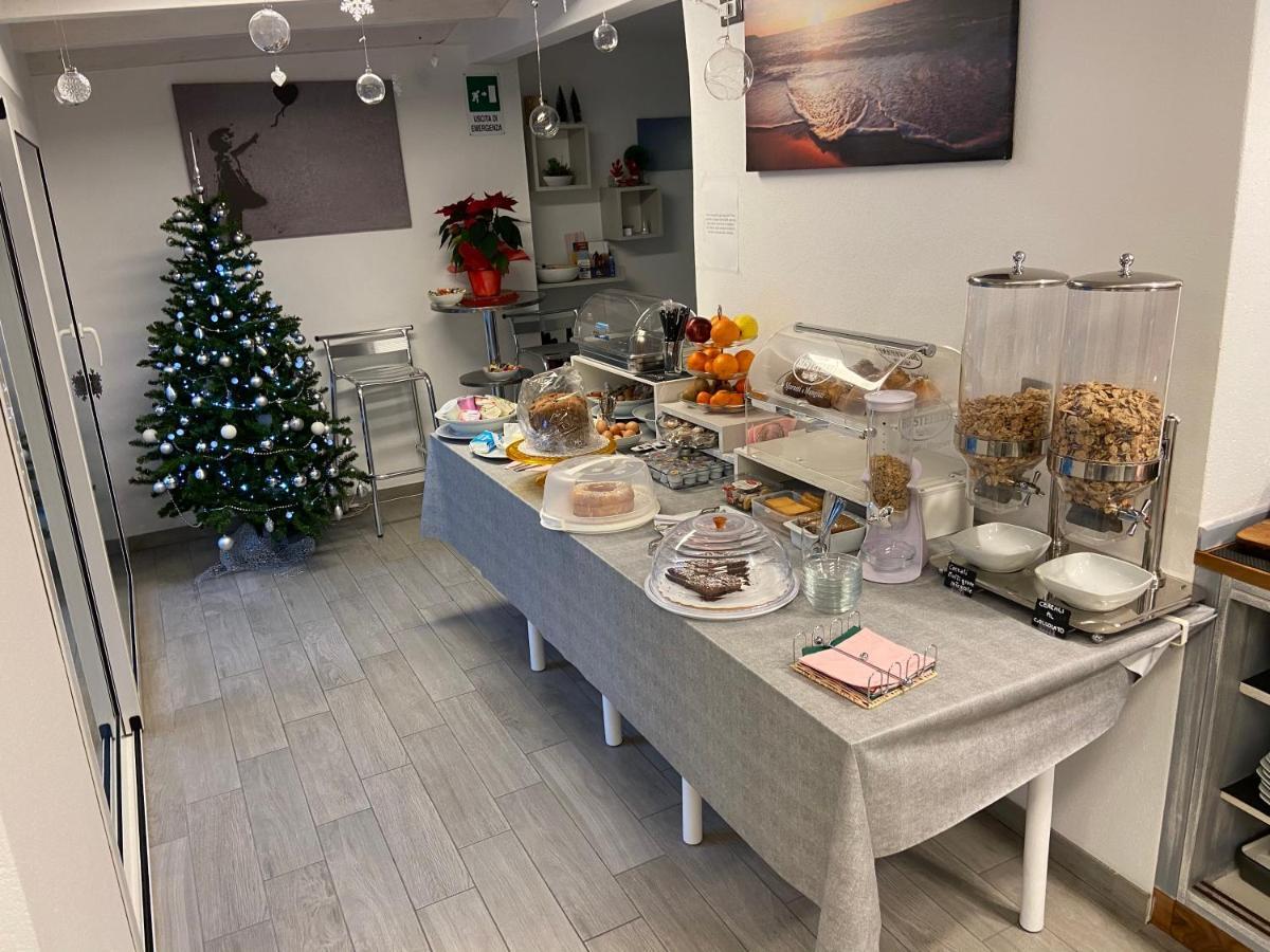 Albergo Aduepassi & Servizio Bike Shuttle Finale Ligure Exteriör bild